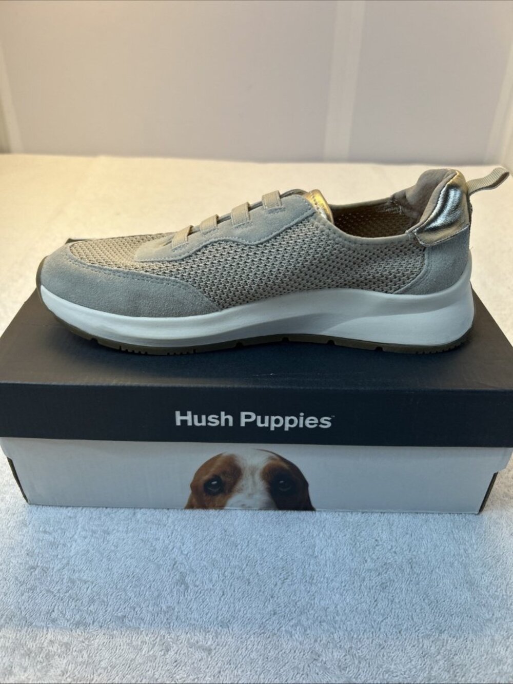 Hush Puppies PW-Hara Sneaker Barley Color Gold Accents Slip On Women Sz 8.5 NEW